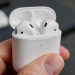 هدفون بیسیم اپل مدل ایرپاد سری1 (AirPods1) به همراه محفظه شارژ